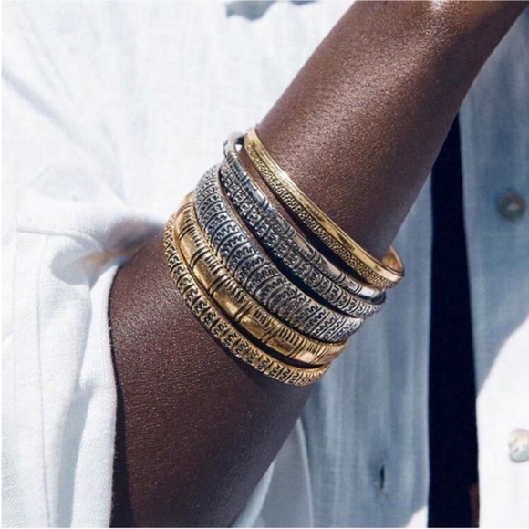 New! Zara Mixed Metal Gold Fish Bracelet Bangle Stack Set NWOT - Picture 1 of 3